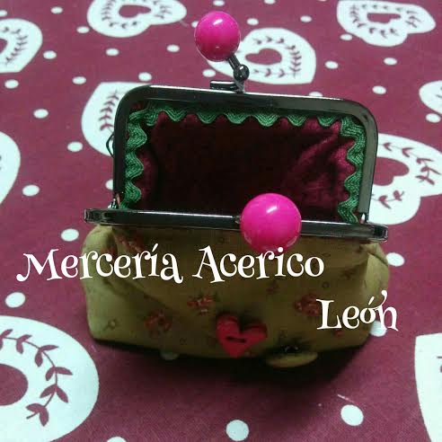 Monedero boquilla bolas fucsia